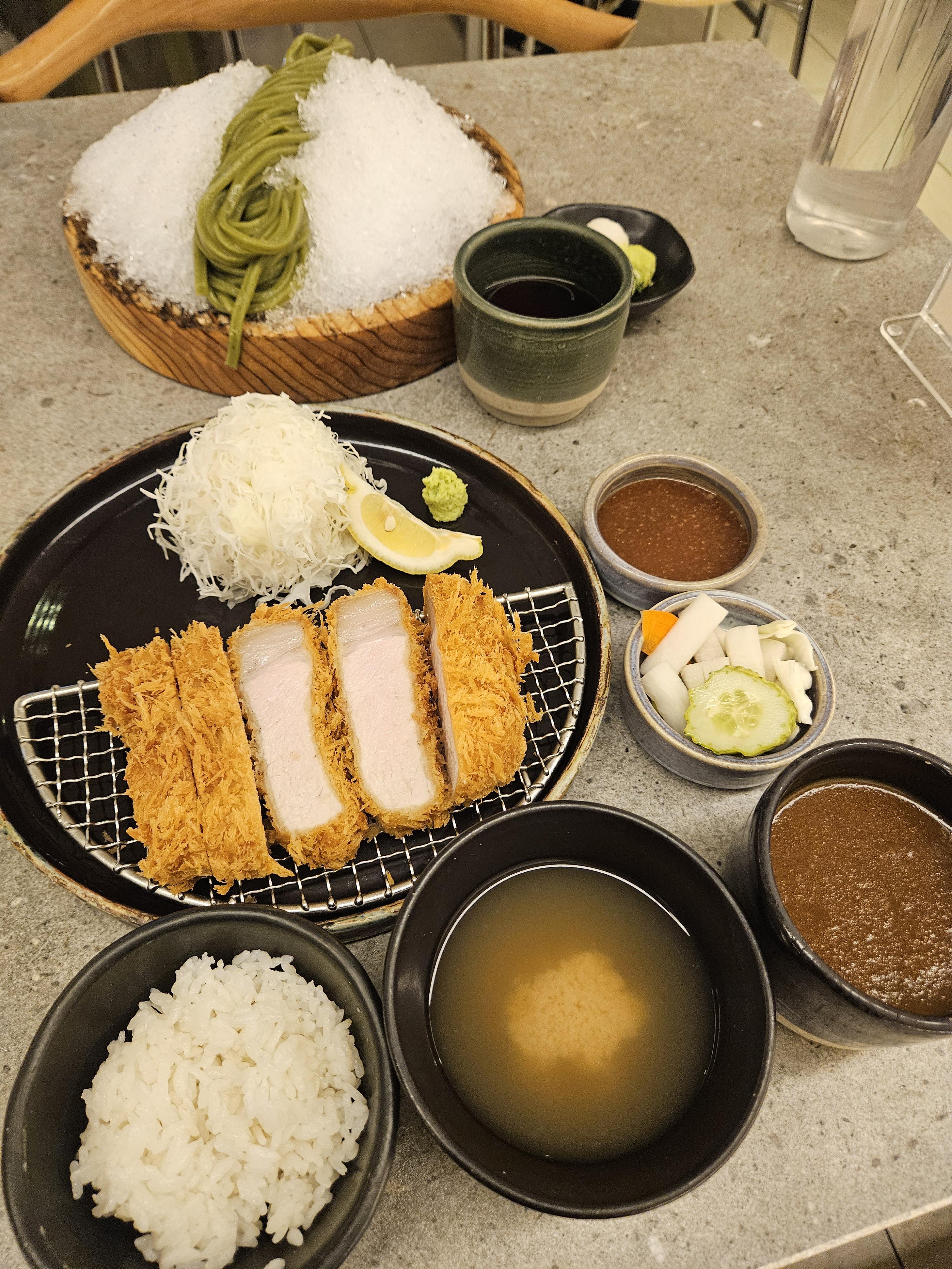  오랜만에 방문한 광화문역 돈가스 맛집 오제제 광화문점