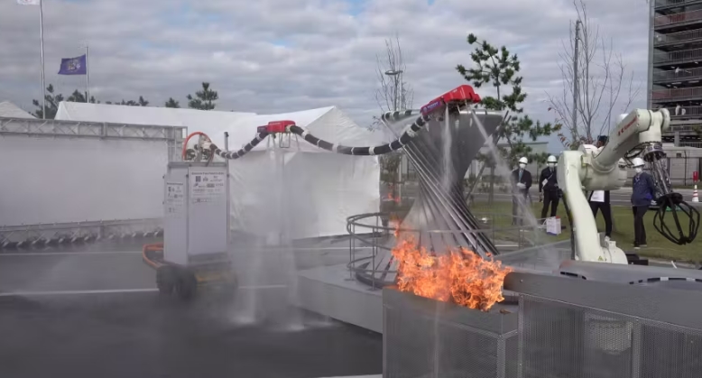 &#39;날아다니는 용&#39; 소방 로봇 VIDEO: Scientists develop ‘flying dragon’ robot to fight fires from a distance