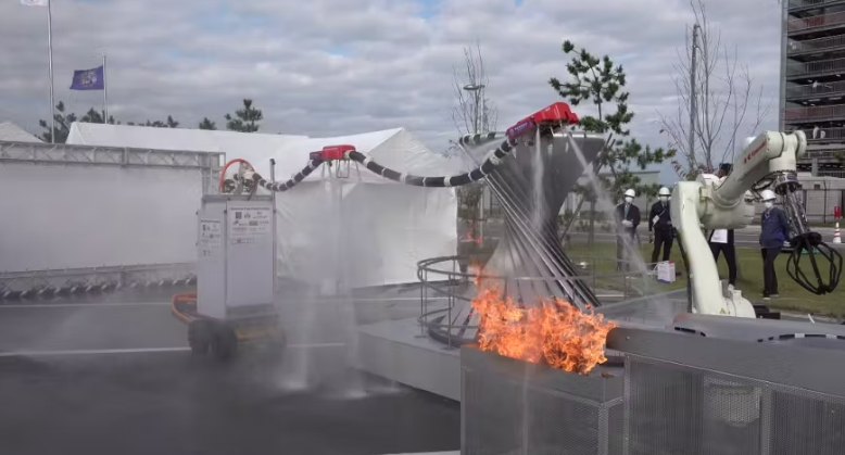 '날아다니는 용' 소방 로봇 VIDEO: Scientists develop ‘flying dragon’ robot to fight fires from a distance