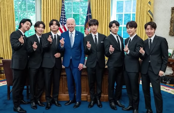 BTS 백악관 초청연설후 바이든 대통령과 기념사진