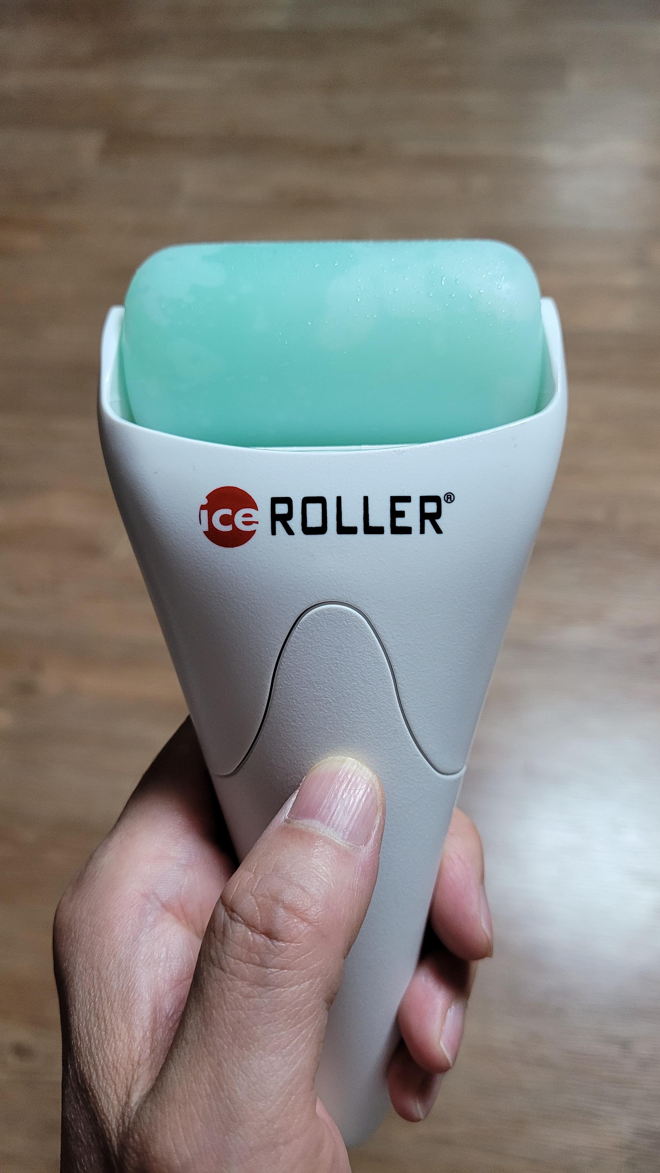  이게 부기 빼는 시원한 아이스 롤러(Ice Roller)구나~!