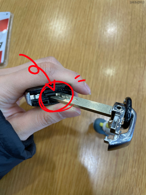 열쇠비틀기