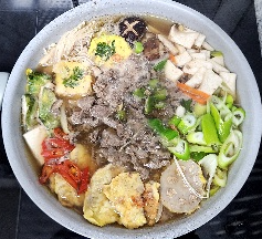 재료에 육수 붓기