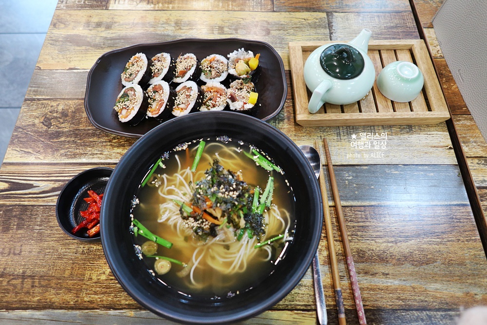 여수 삼합 즐기는 방법 네가지 삼합빵&#44; 삼합김밥&#44; 삼합구이&#44; 삼합만두 맛집 여수가볼만한곳