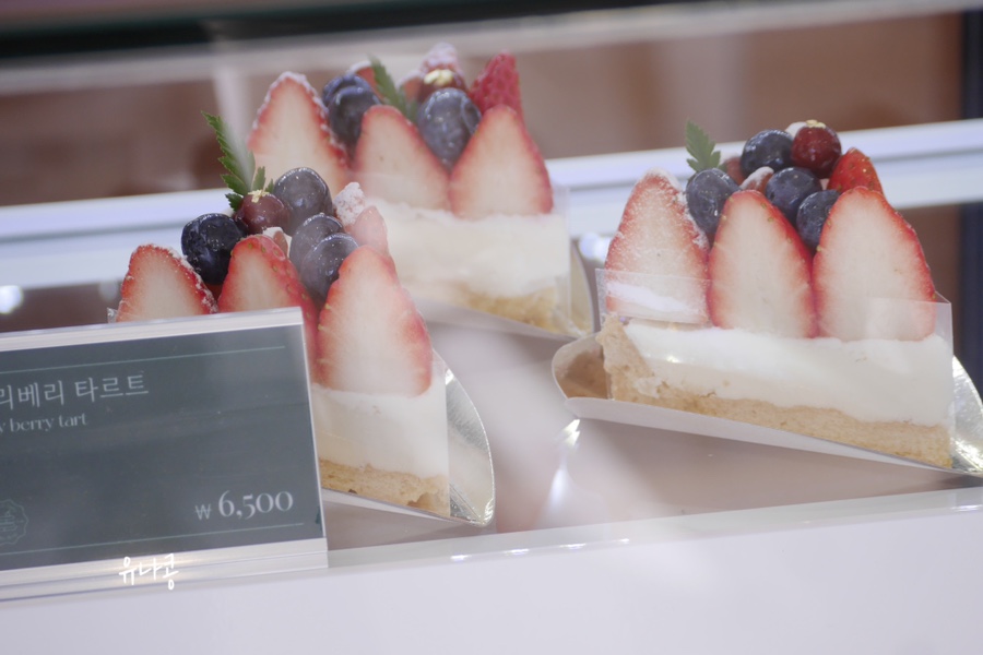 케이크(owa cake)에서 커피와 디저트 옥정 카페, 오와 4