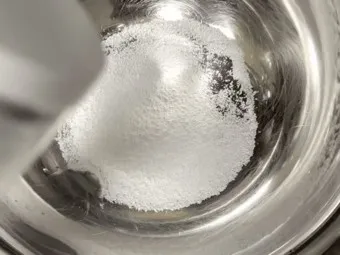 과탄산소다로 흰 운동화 세탁하는 효과적인 방법_6