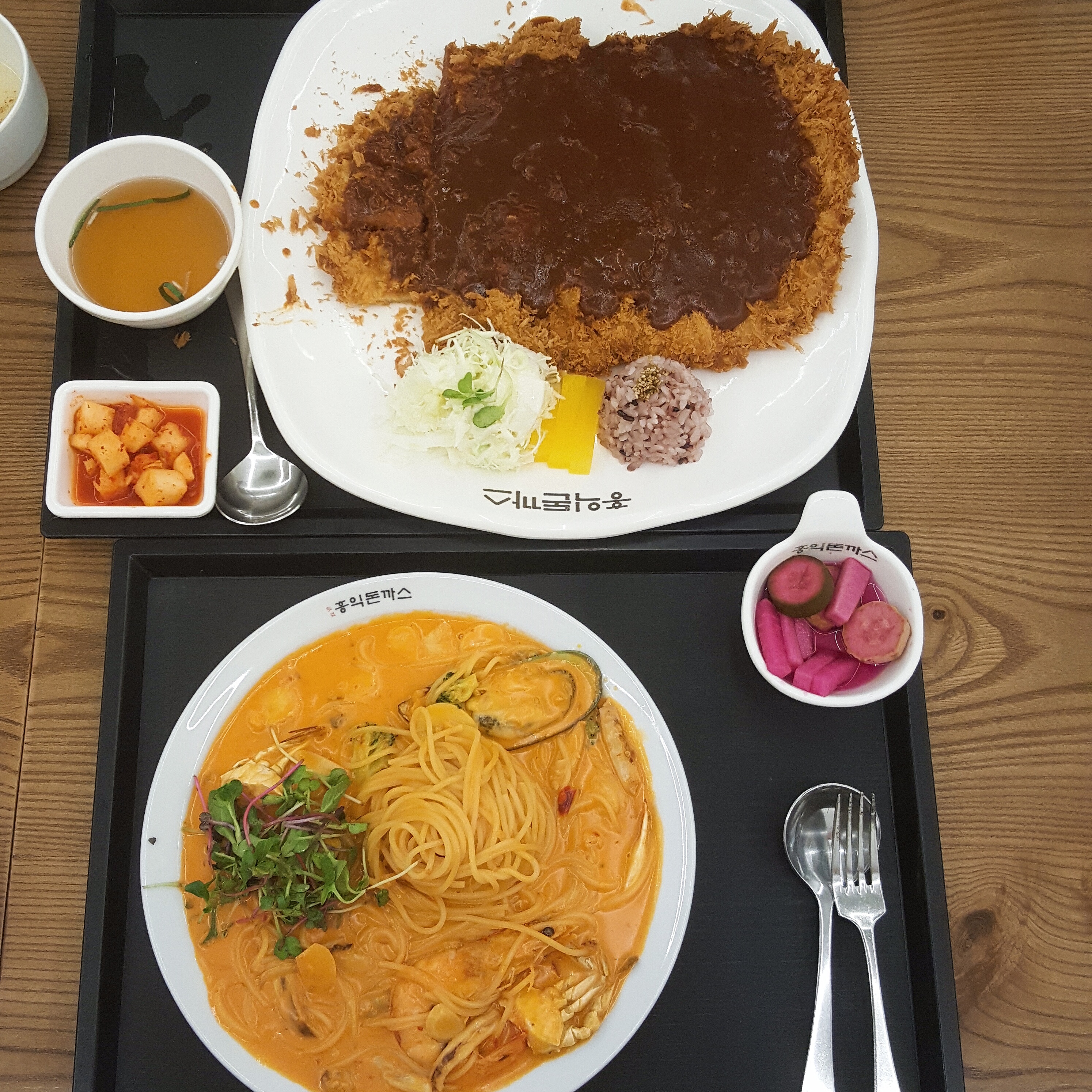  푸짐한 한끼가 생각나는 전북 전주  왕 돈가스  집은 홍익돈까스