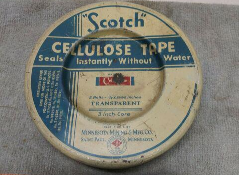  사장이 인색(Scotch)해서 스카치(Scotch)테이프?