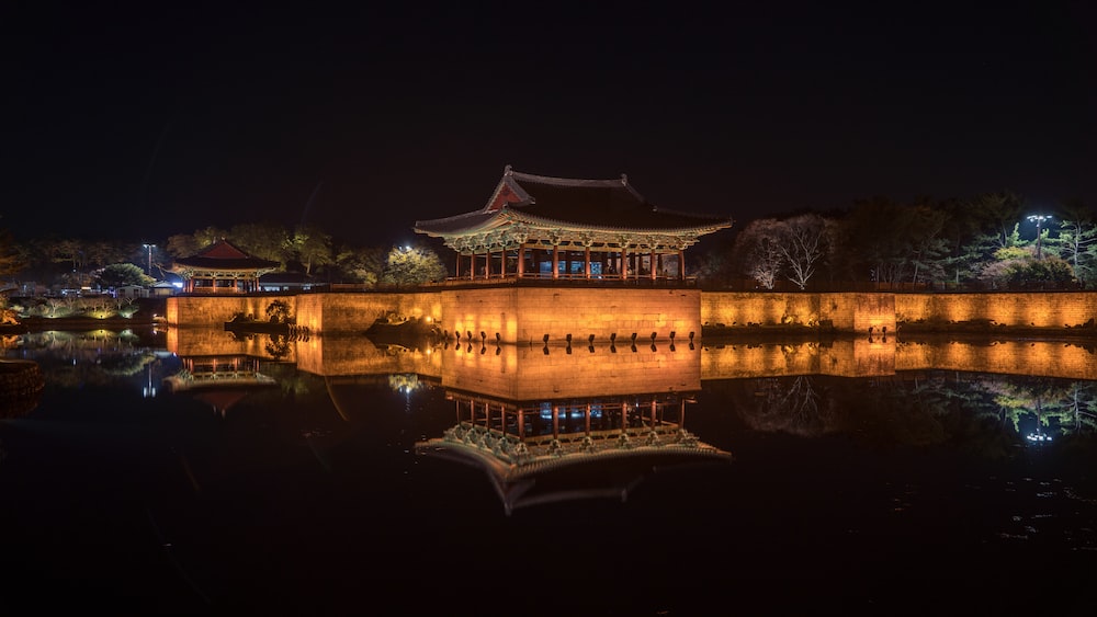  가을 풍경과 역사의 조화: 경주 여행