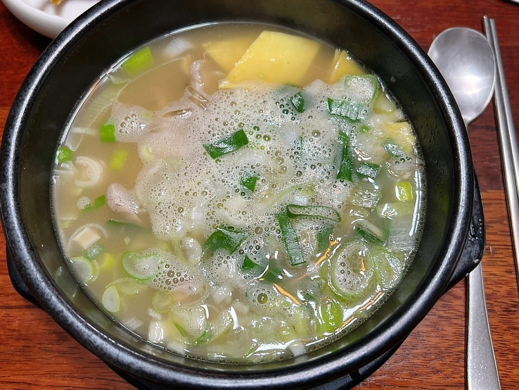 토종닭곰탕 이미지
