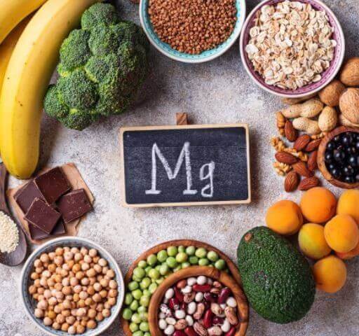 견과류와 과일&#44; 브로콜리 같은 채소에도 많은 마그네슘