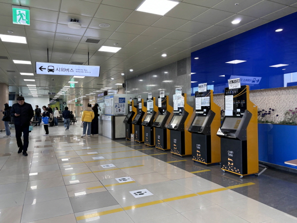 김포공항 국내선 공항버스 매표소 및 정류장