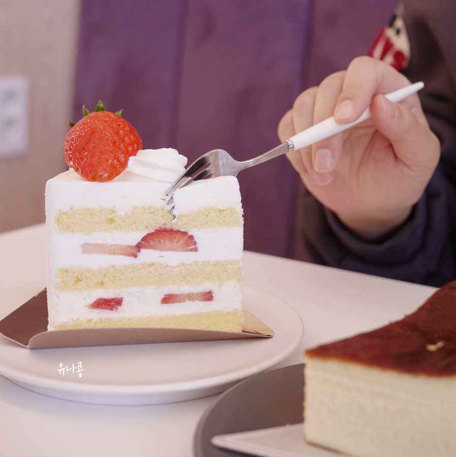 케이크(owa cake)에서 커피와 디저트 옥정 카페, 오와 36