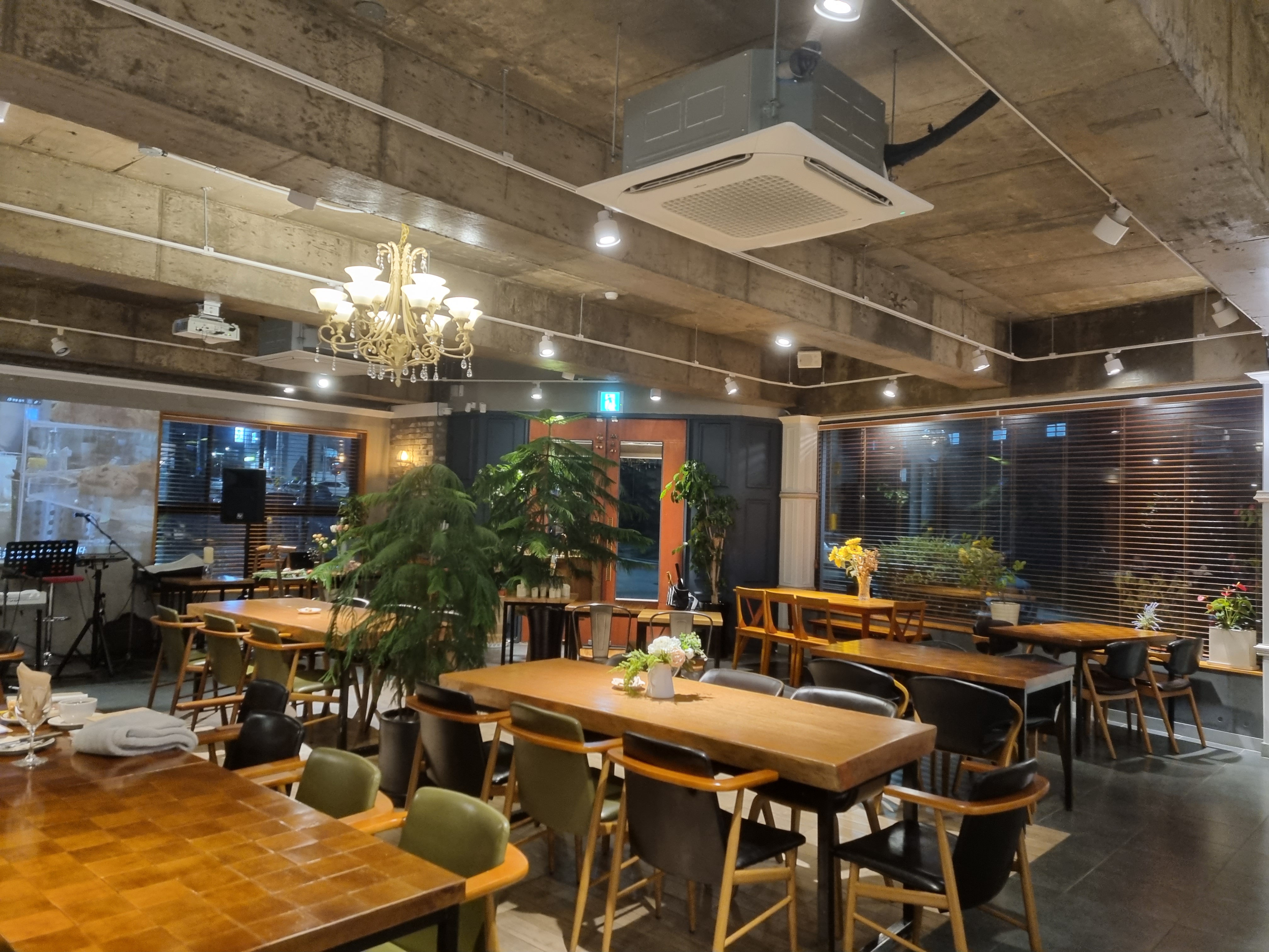 더블랭크, 도남 카페 라이브펍 더블랭크, 도남 카페 라이브펍