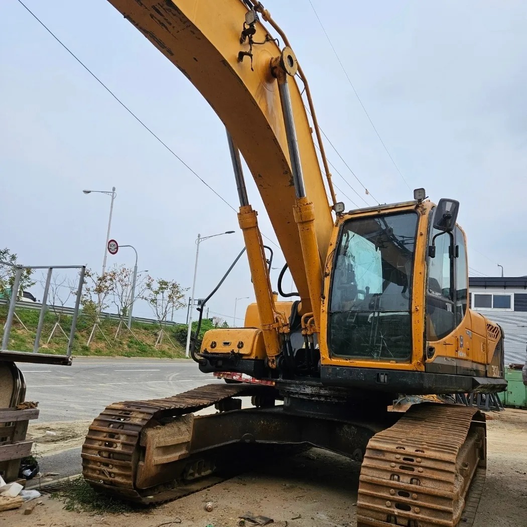  현대 R300LC 커민스엔진 2013년식 3800만원 판매합니다.