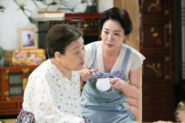 “옆집 개가 세상을 떠났어도 니들처럼 안 하겠다!”동생 장례식장에서 돈부터 챙긴다는 형은 결국 천벌을 받게 되는데~