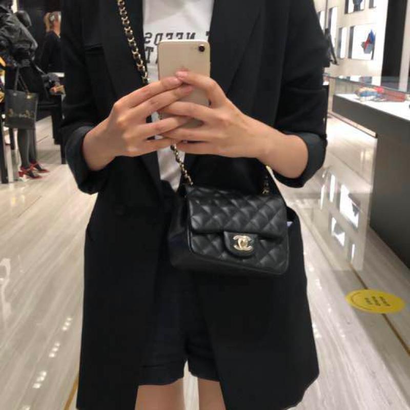 샤넬 미니 플랩 핸드백 쁘띠삭 A35200