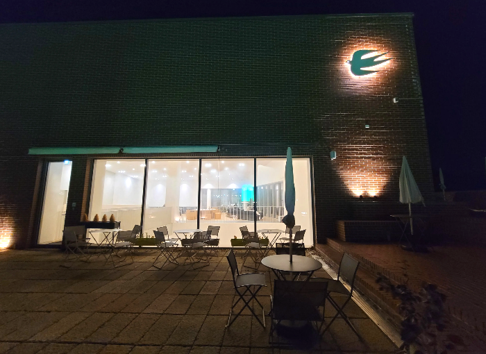 대구근교 초대형 카페 가창 핫플 애견동반 카페 룰리커피 데이트장소 추천 - 야외 애견동반 가능한 가창 핫플 룰리커피 데이트장소 추천 - 애견동반 가능한 야외 테라스 룰리커피 가창점