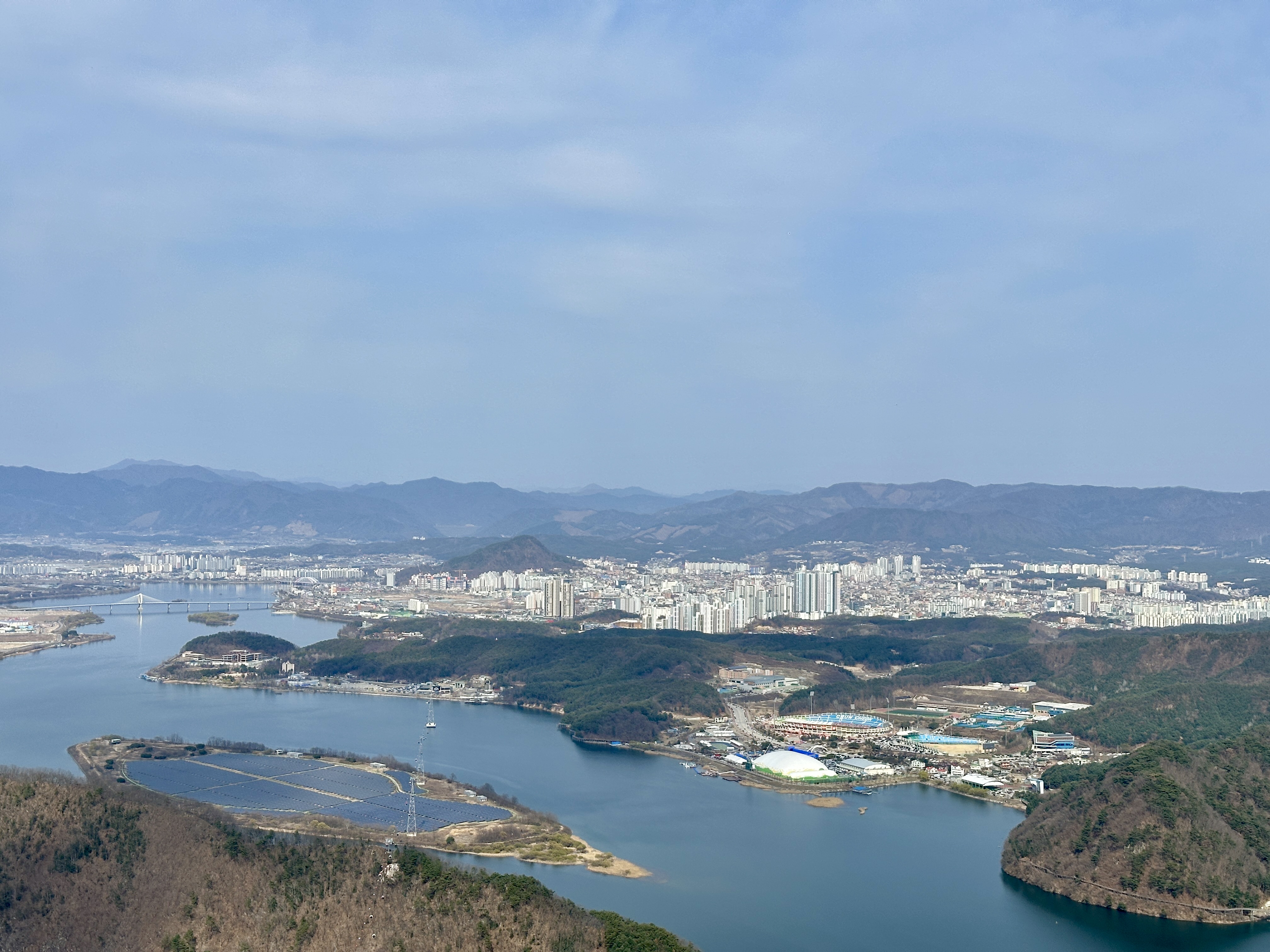 삼악산에서 내려다 보는 춘천 시내 전경