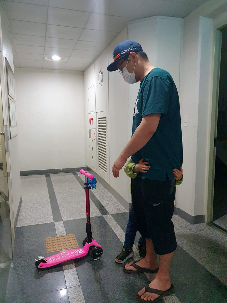 매장구매&6개월사용 리뷰(feat.교통사고ㅠㅠ) 마이크로킥보드 맥시T 폴더블 디럭스 쇼킹핑크 7