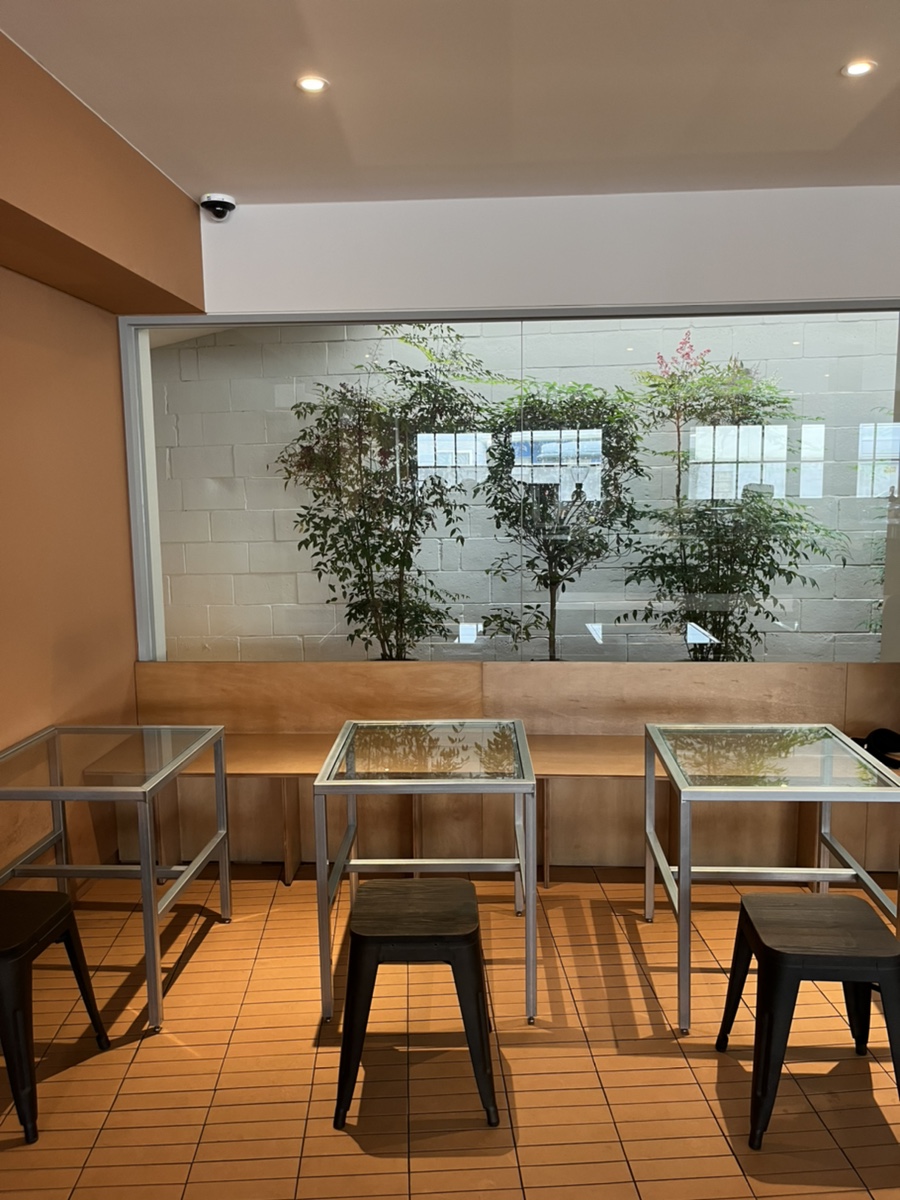 문래동에 있는 힙 카페, 커피보다 빵이 더 맛있다! 폰트 가게 17