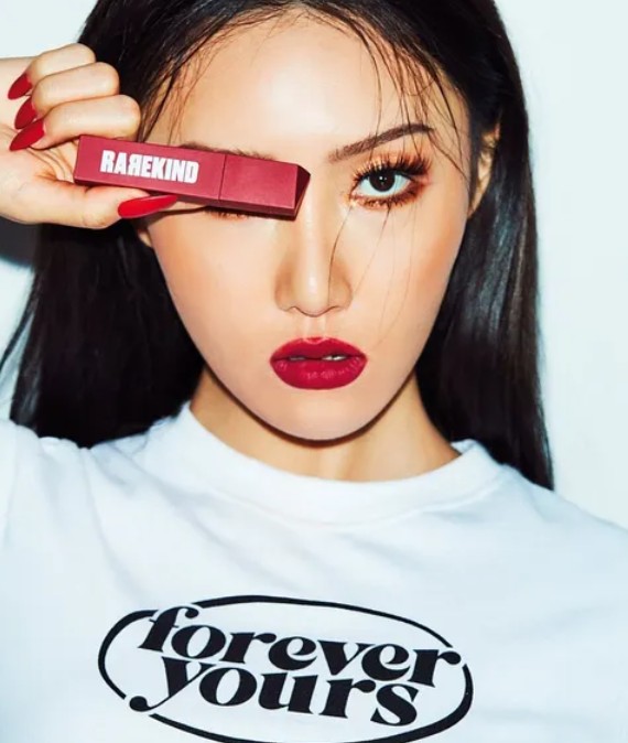 화사 나이 키 프로필 본명 학교 불면증 소속사