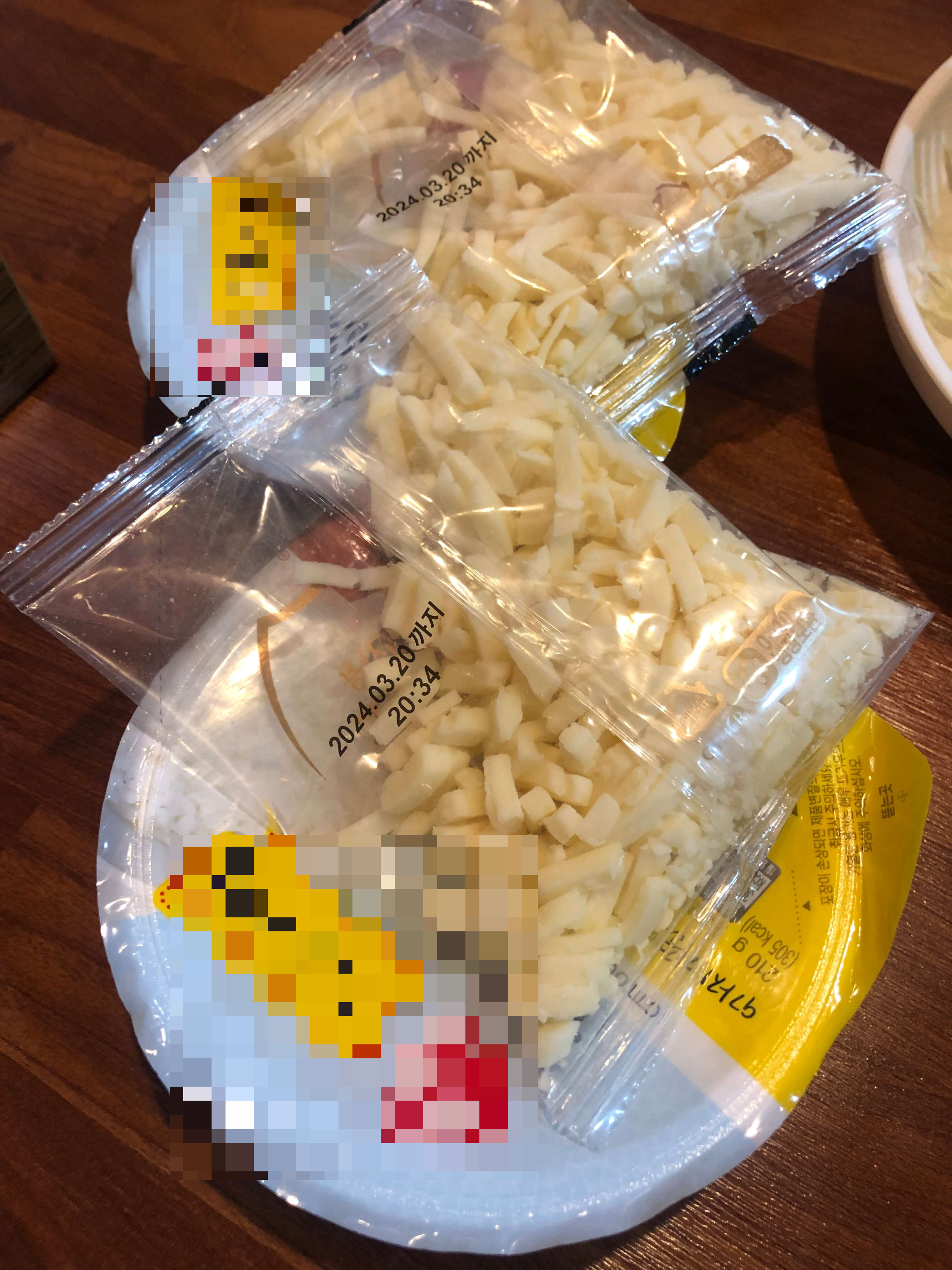민수랜드-전주해태바베큐 햅반과 모짜렐라 치즈