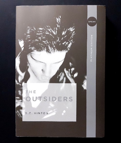 μ��μ–΄μ›�μ„�λ¦¬λ·°: λ―Έκµ­ μ²­μ†�λ…„ μ¶”μ²� λ�„μ„� The Outsiders