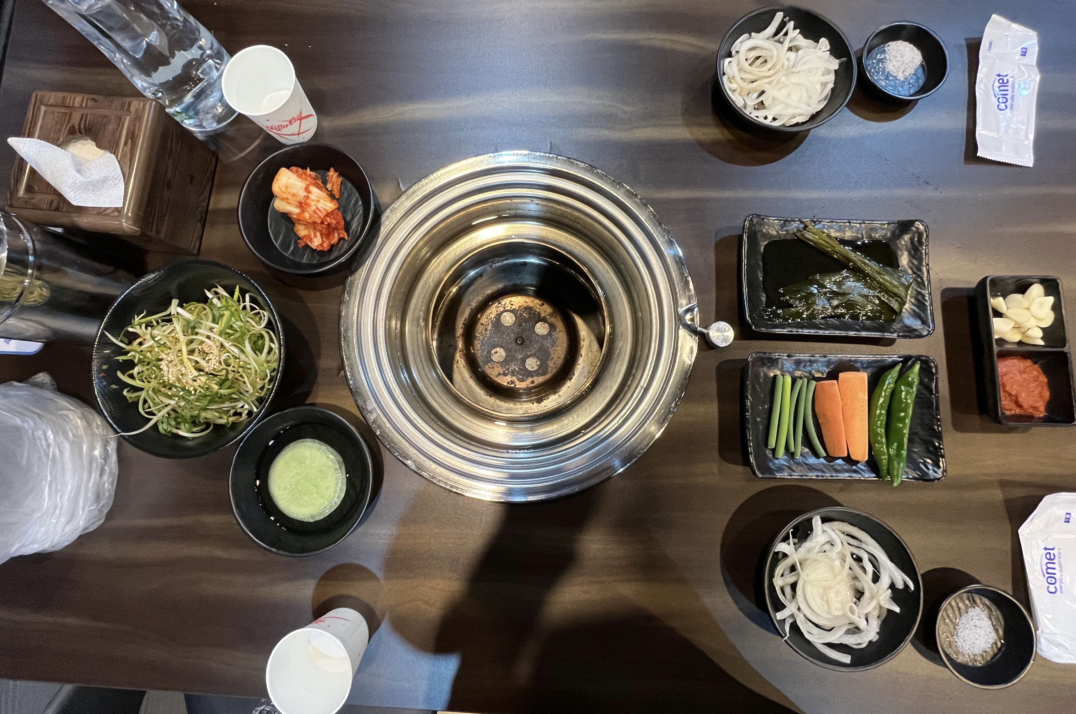 밑반찬 세팅 완료