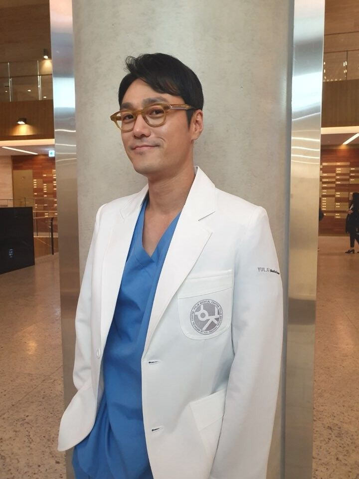  (슬기로운 의사생활) 봉쌤의 과거