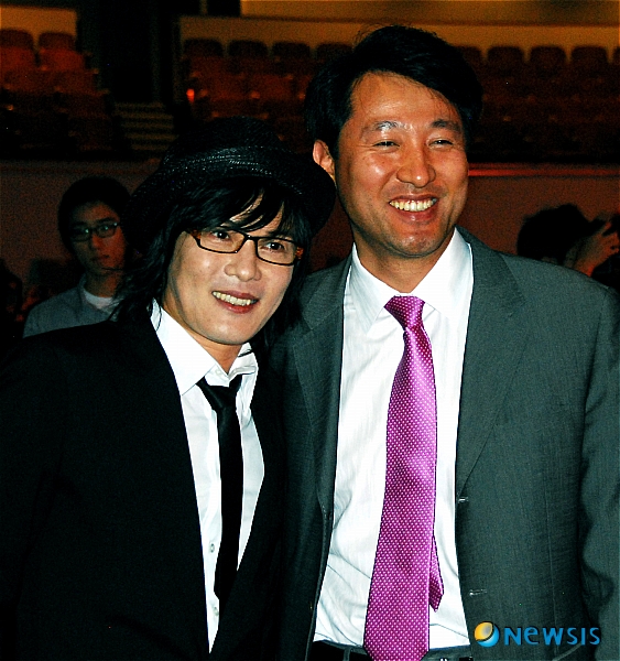  서울시장 후보 오세훈과 과거에 사진 찍었던 연예인들