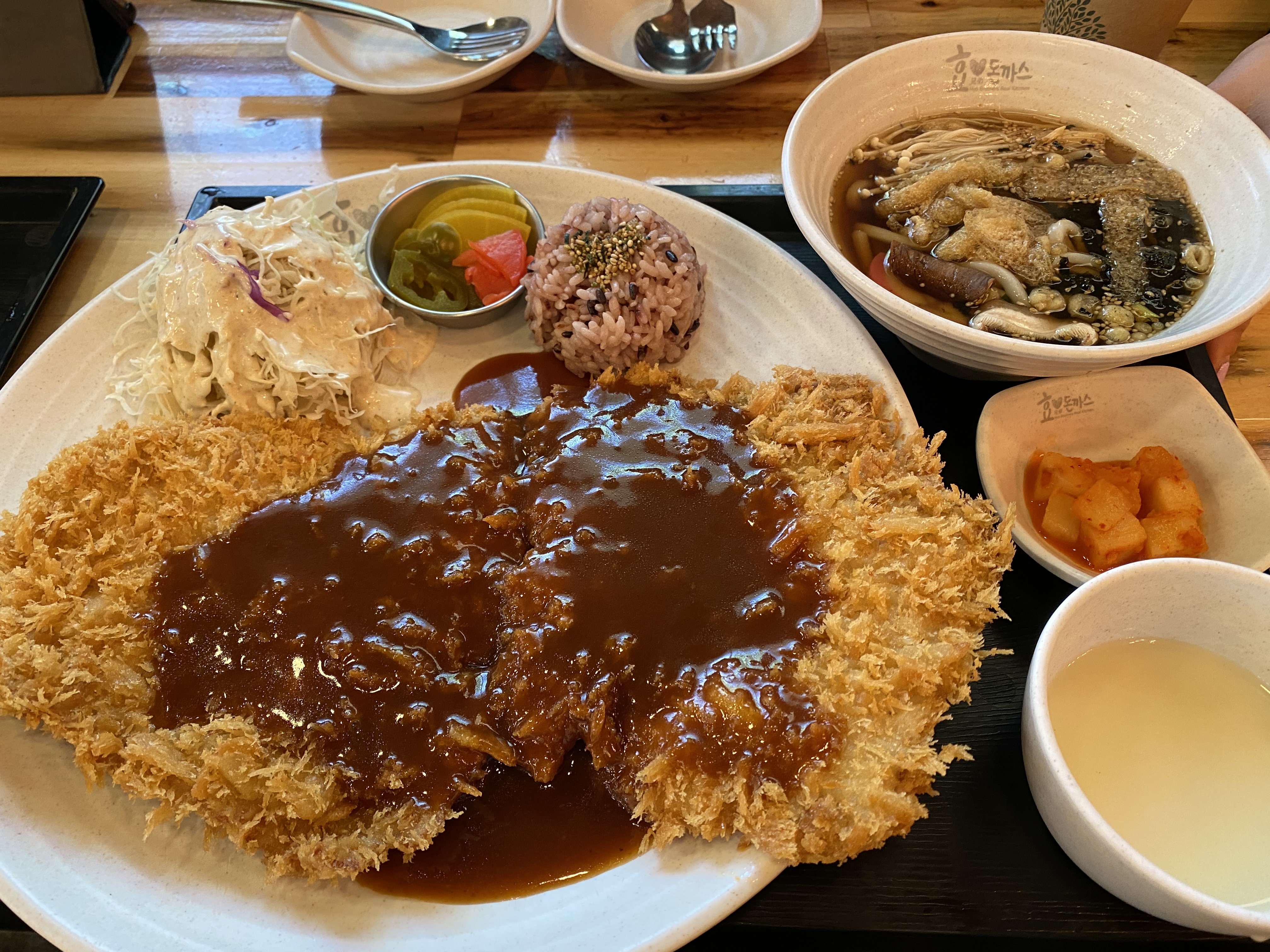  김해 율하맛집 효돈까스 다녀왔네요