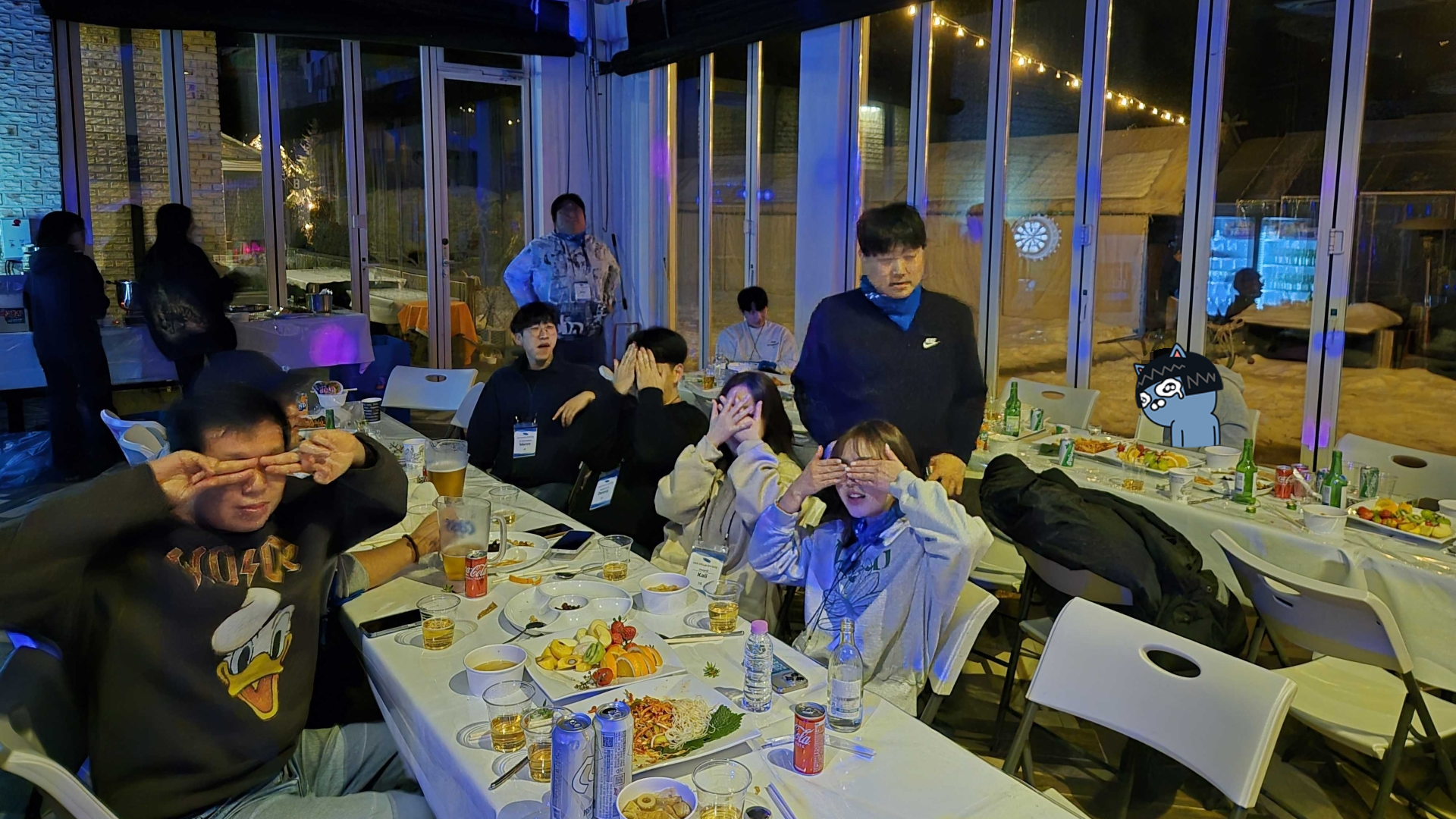 어이쿠 저기 뒤쪽에도 관심을 좀..