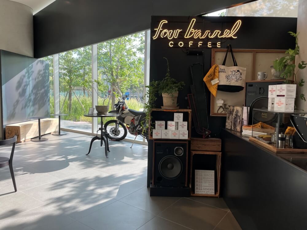 서울숲에-위치한-포배럴-카페(four-barrel-coffee)-성수-신상-카페