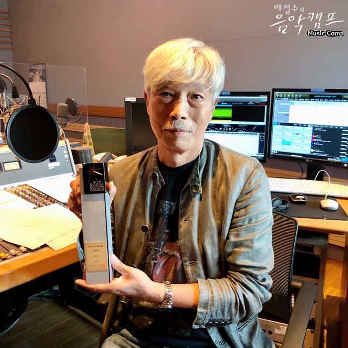 DJ겸 가수 활동 중인 배철수 사진