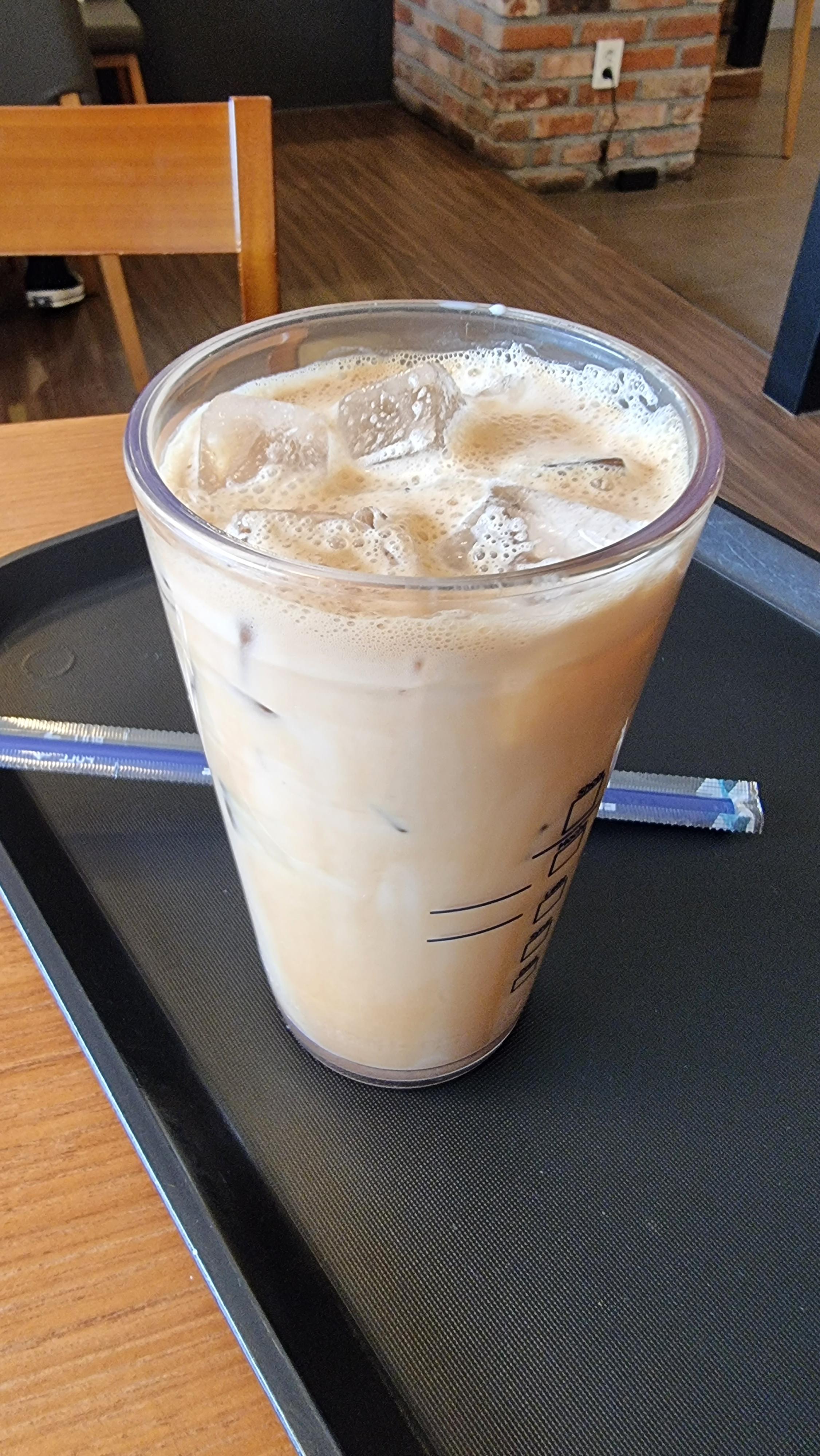  이디야 라떼 맛있어요