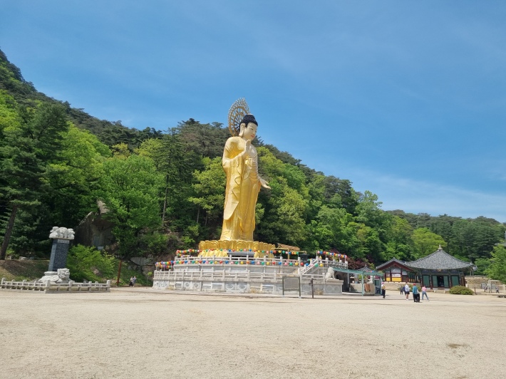 금동미륵대불