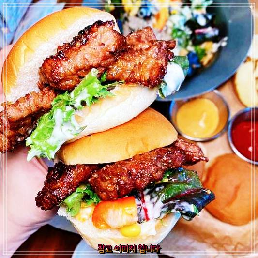  생생정보 대결맛대맛 돼지생갈비, 소 왕갈비 맛있는녀석들 추천 소개 특집: 김포 석모리 갈비본질 프리미엄의 소고기생갈비 맛집과 양념돼지구이 돼지갈비 맛집 탐험