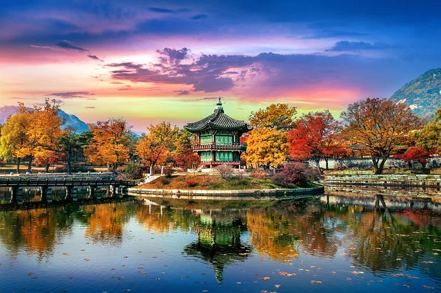 호수와 멋진 단풍