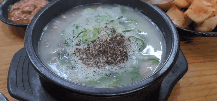뽀얀국물