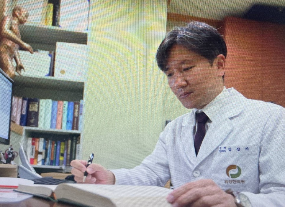 역류성 식도염 증상 가슴 통증 역류성식도염 가슴통증 12