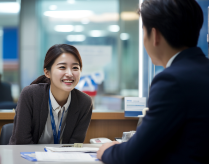 아파트-매매-은행-대출-관련해서-상담을-받고있는-이미지