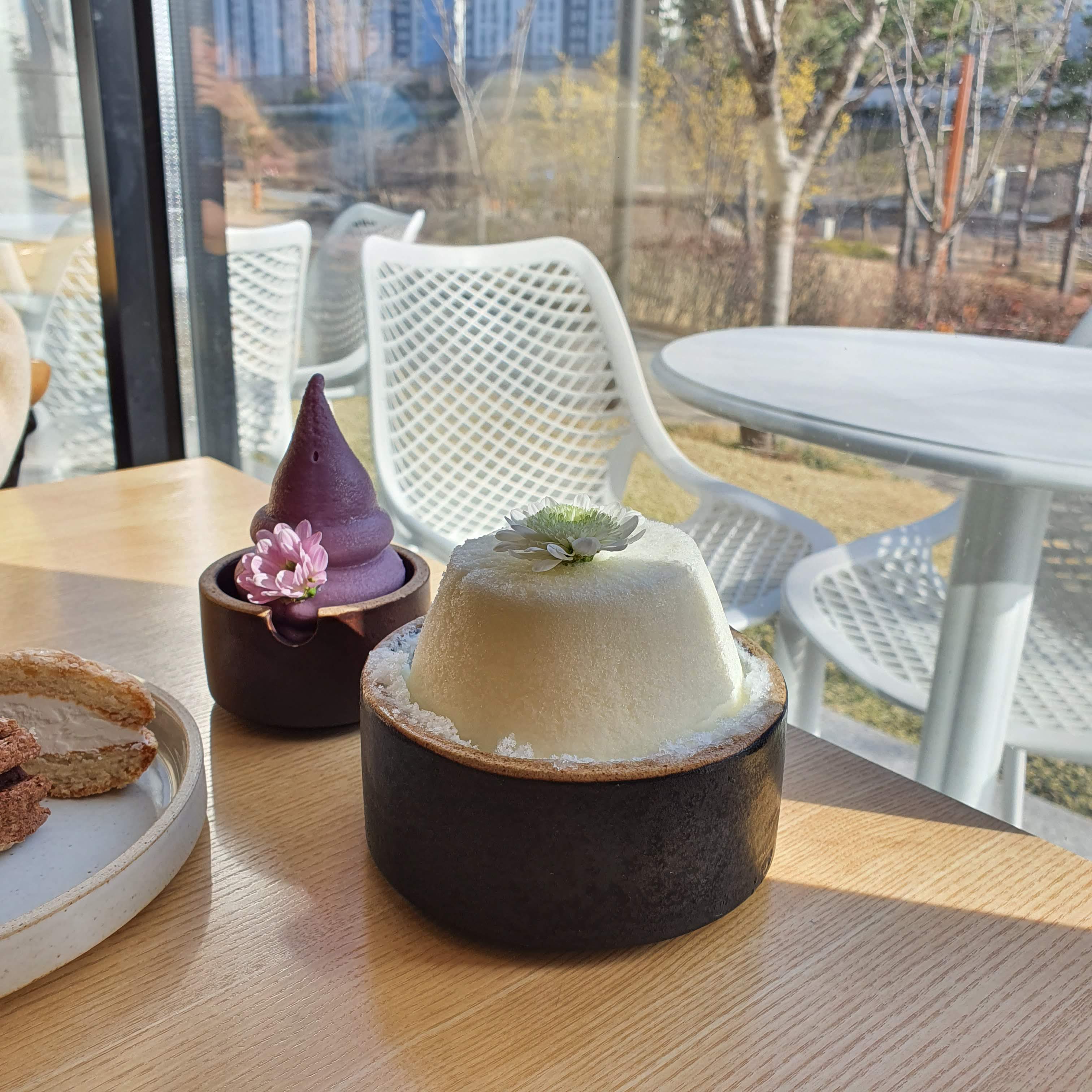  동탄신리천카페거리, 카페보라