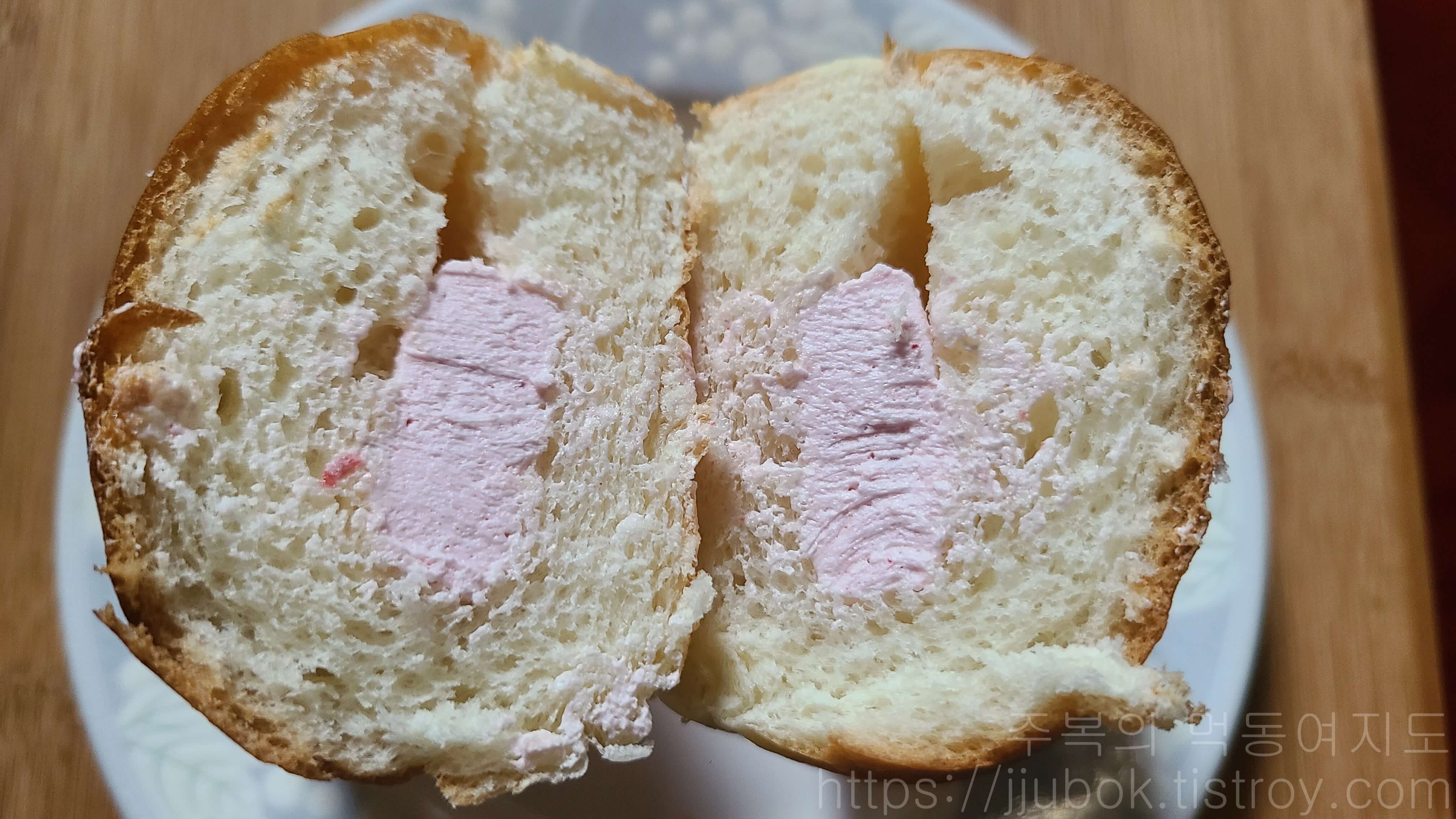 삼립-포켓몬빵-푸린의-폭신폭신-딸기크림빵-맛