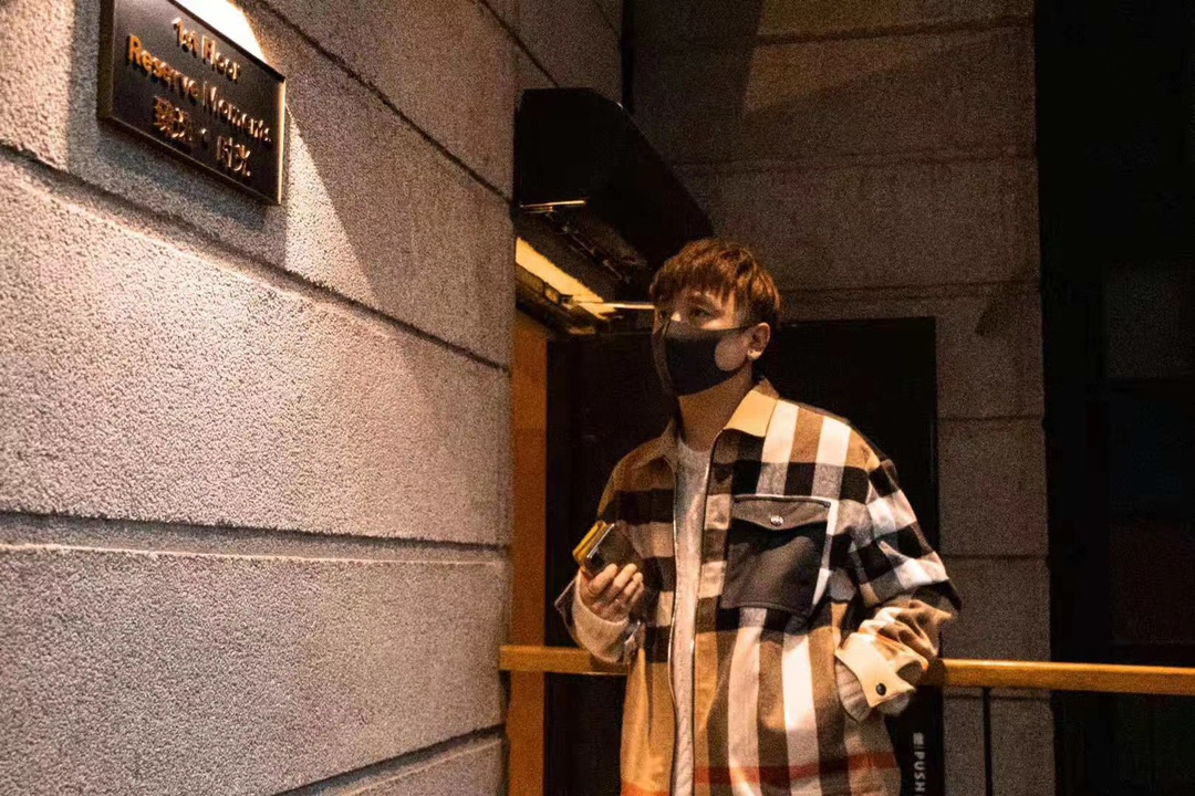  [BURBERRY] 버버리 콘트라스트 패널 체크 울 코튼 셔츠 자켓 80338151