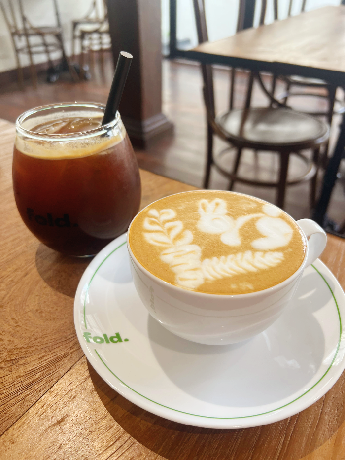 우붓의 감성카페 Fold Ubud: 야외 정원이 이쁜 세련된 쉼터