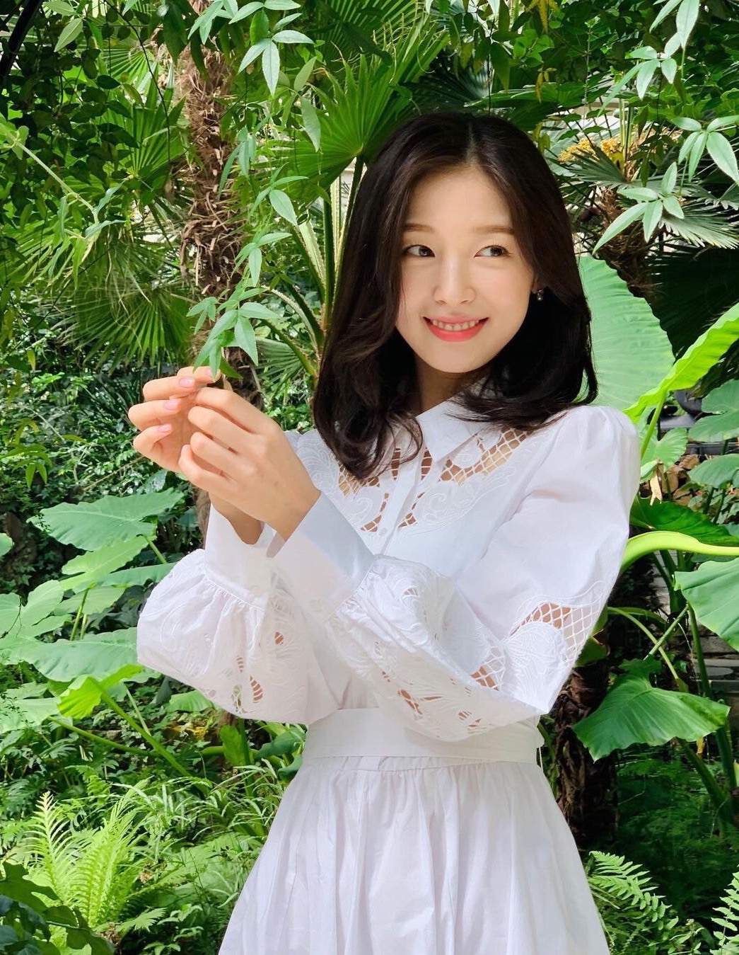  오마이걸 아린 나이 근황 BYC 속옷 광고 극과극 반응 화제