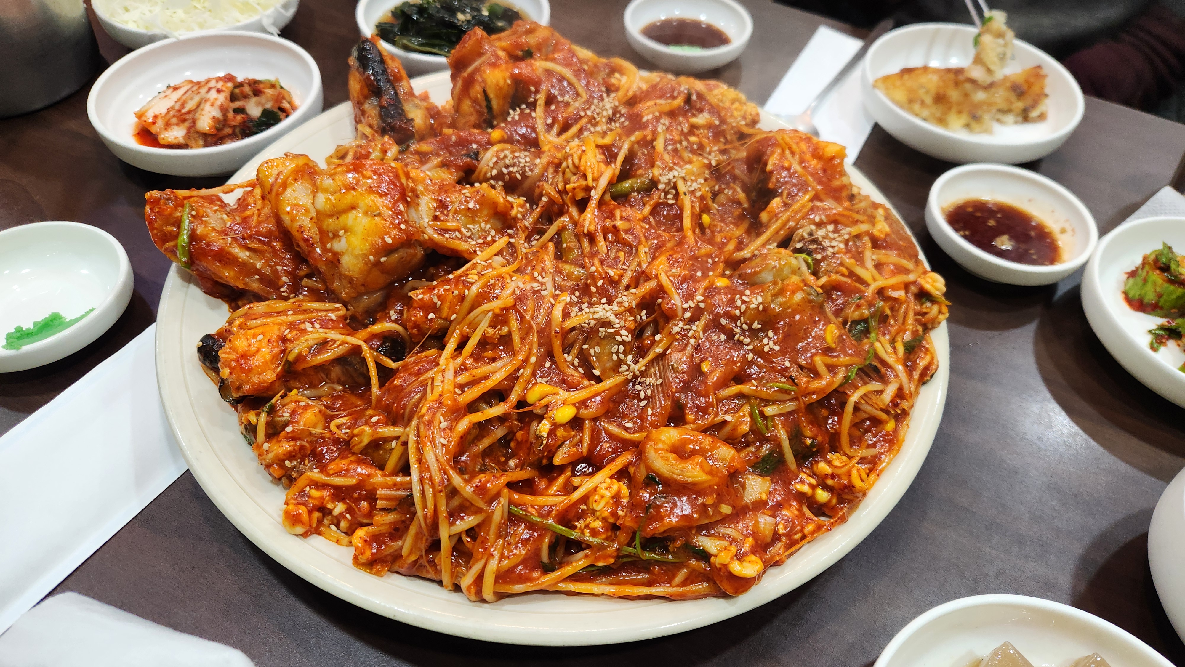 Nakjihanmarisujebi (낙지한마리수제비) 2