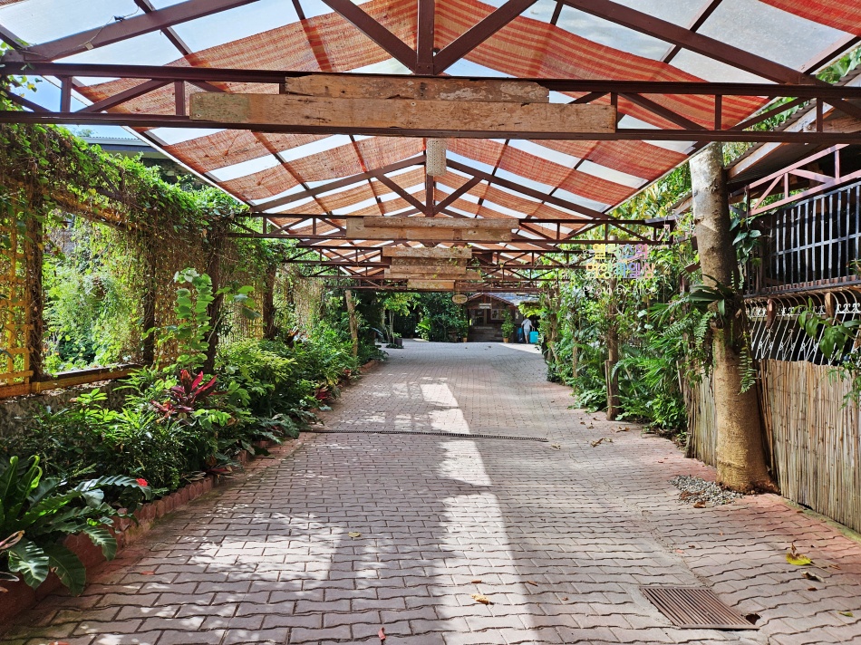 보홀에서 가볼만한 곳  Be Farm Restaurant 유기농 꿀 기념품 및 음식 리뷰