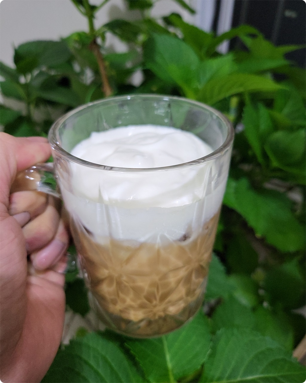  맥심 커피 믹스 브랜드 커피보다 맛있게 만들어 먹어봤습니다.